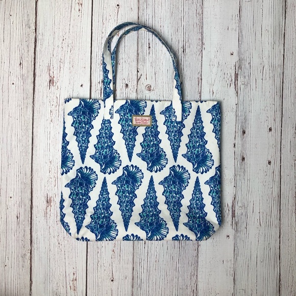 Lilly Pulitzer Handbags - Lilly Pulitzer Tote x Estée Lauder Shell Print